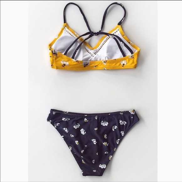 CUPSHE women’s yellow and navy bikini size Small - Picture 13 of 14